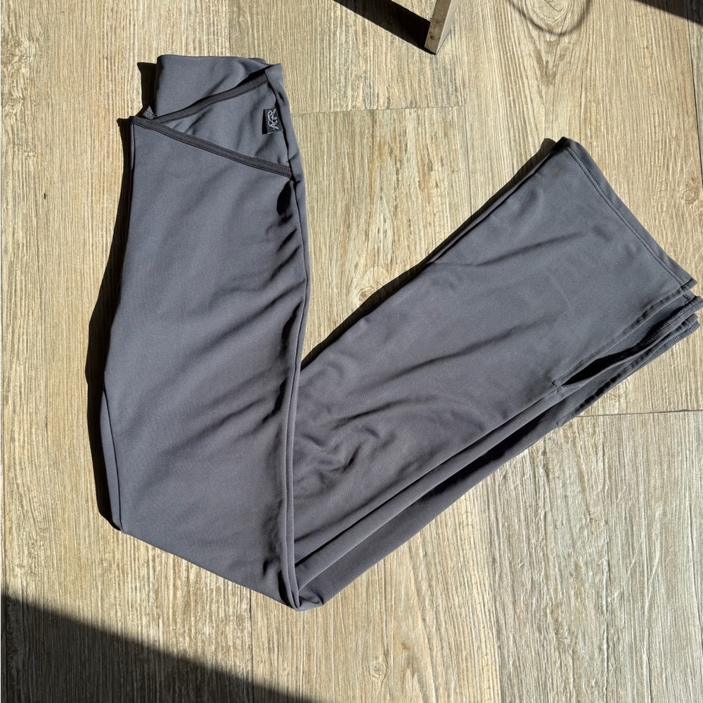 Tiger Friday Split Flare Leggings - Smoke AS